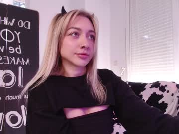 webcam girl mynameisnikki today image #3180315
