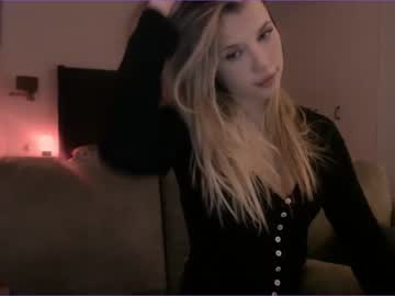 webcam girl bitter_moon today image #3177642