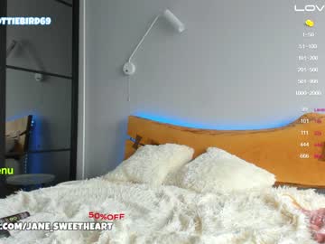 webcam girl hottie_bird today image #3223798