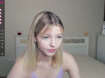 webcam girl white__crystal_ today image #2146633