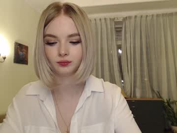 webcam girl yvaine777 today image #827669