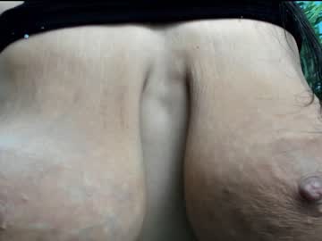 webcam girl bigtits_biggerass today image #1223257