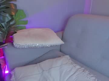 webcam girl whiite_snow_ today image #582604