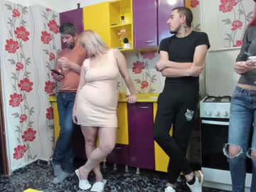 webcam couple iuliana32 today image #1070761