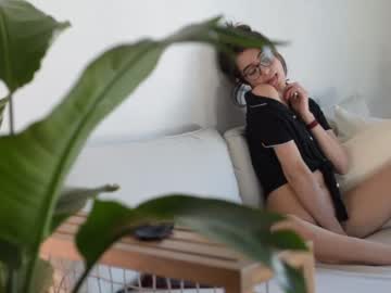 webcam girl lizmreow today image #1030229
