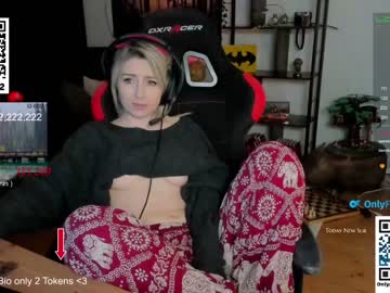 webcam girl kimilee22 today image #1332659