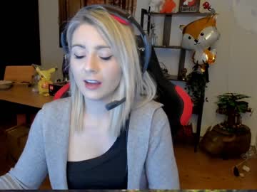 webcam girl kimilee22 today image #253655