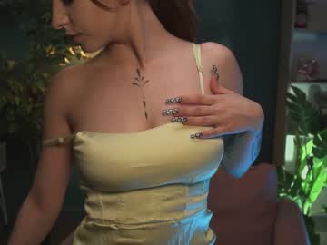 webcam girl yours_lola today image #1380385
