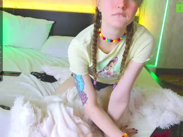 webcam girl missnana01 today image #331447