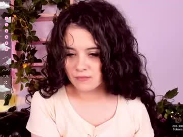 webcam girl sharlotte_gilbi today image #2244511