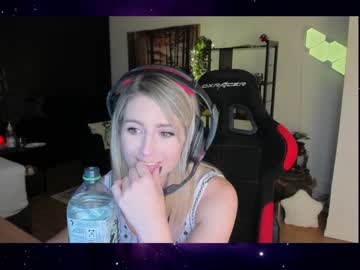 webcam girl kimilee22 today image #2366122