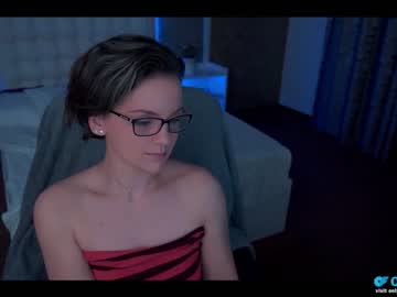 webcam girl tiffanyriox today image #2818696