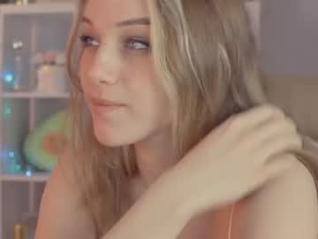 webcam girl mia_milagros today image #1348771