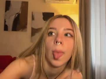 webcam girl pickmelilly today image #8234