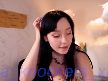 webcam girl ella_knockers_xl today image #2571686
