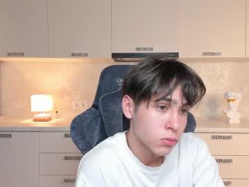 webcam man kevin_fanee today image #3906566