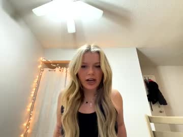 webcam girl maeveraes today image #4068975