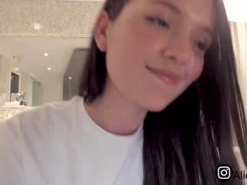 webcam girl alicia_uwu today image #3143732