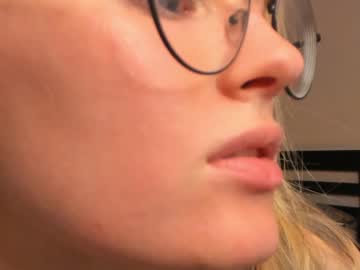 webcam girl linellali today image #3077461