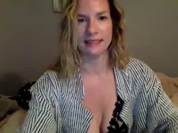 webcam girl crazylilhunniee today image #3941790