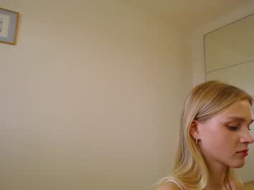 webcam girl dianaflo__ today image #1975911