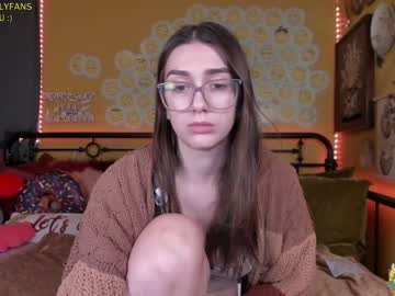 webcam girl daydreamur_gurl today image #543317