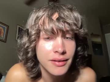 webcam man jungleliving333 today image #1605322