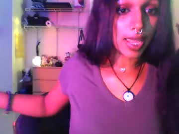 webcam girl mon3ytr33 today image #4055668