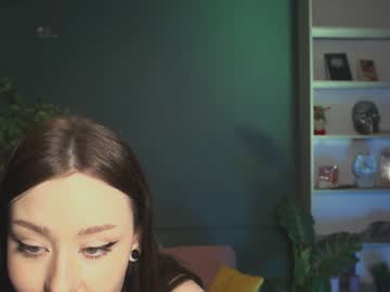 webcam girl ella_knockers_xl today image #1391670