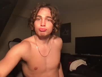 webcam couple prettiboiflacko today image #3200854