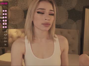 webcam girl crystalreves today image #1538795