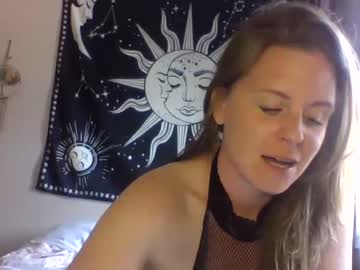 webcam girl naughtyymarie420 today image #3947381