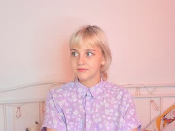 webcam girl louiseshelton today image #2368852