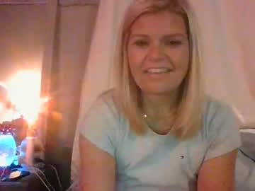 webcam girl bayybaee21 today image #4042310