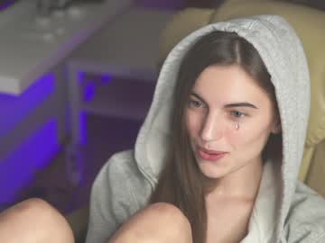 webcam girl hoolybunny today image #204010