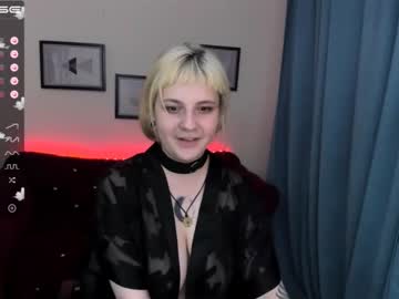 webcam girl yolandi_toit today image #2159389