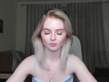 webcam girl yuppiyulia today image #240075