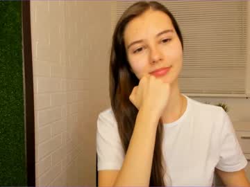 webcam girl carolineprise today image #660817