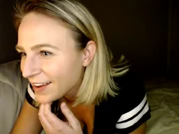 webcam girl candy_kitten69 today image #3221231