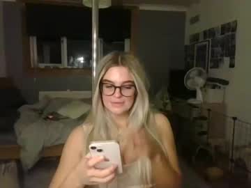 webcam girl babyadrianna today image #2897561