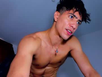 webcam man tyler_thegreekgod today image #2047346
