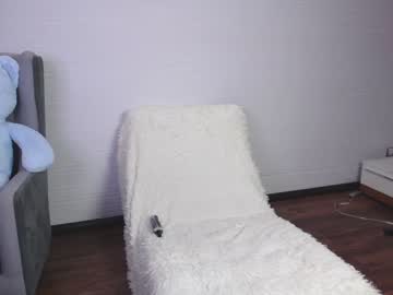 webcam girl yana_squrel_22 today image #3574734