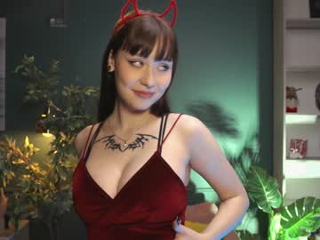 webcam girl ella_knockers_xl today image #1414169