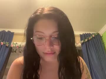 webcam girl ravenlanexx today image #4023459