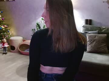 webcam girl juicy_peach88 today image #3361396