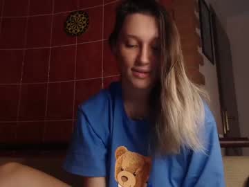 webcam girl highlemonsss today image #783002