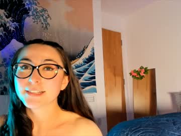 webcam girl littlee33 today image #312301