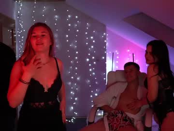 webcam girl kira0541 today image #383456