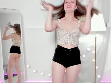 webcam girl k_a_r_o_l_i_n_a today image #2408483