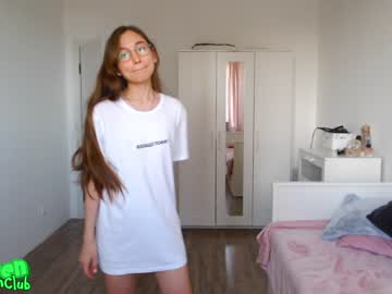 webcam girl ambertan1 today image #2141784